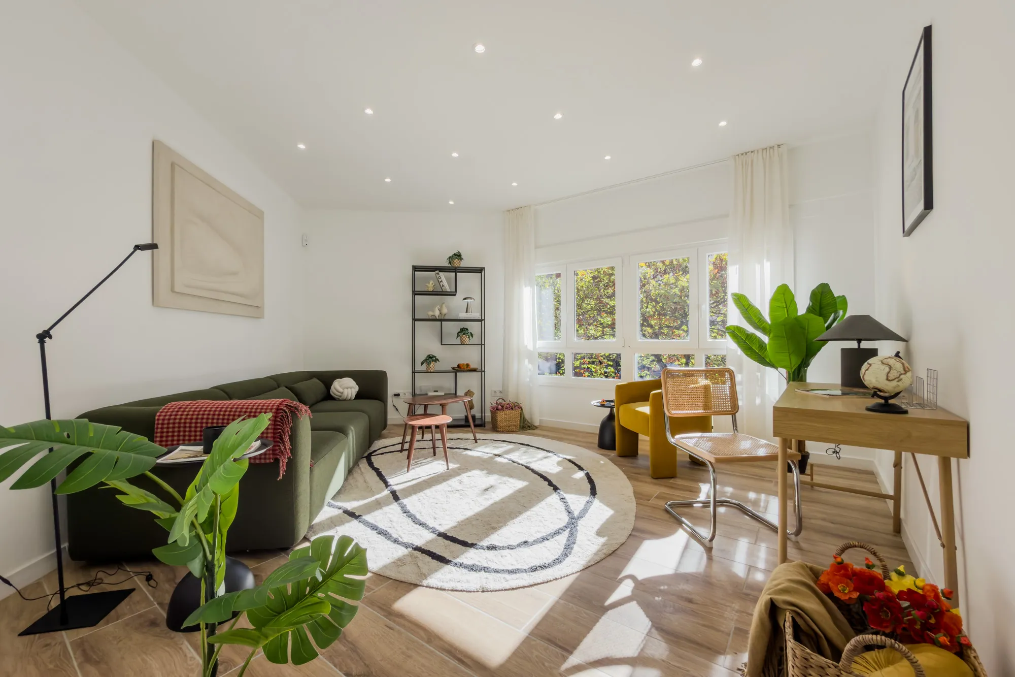 Salón de Còrsega, en Barcelona, tras el proyecto de decoración
